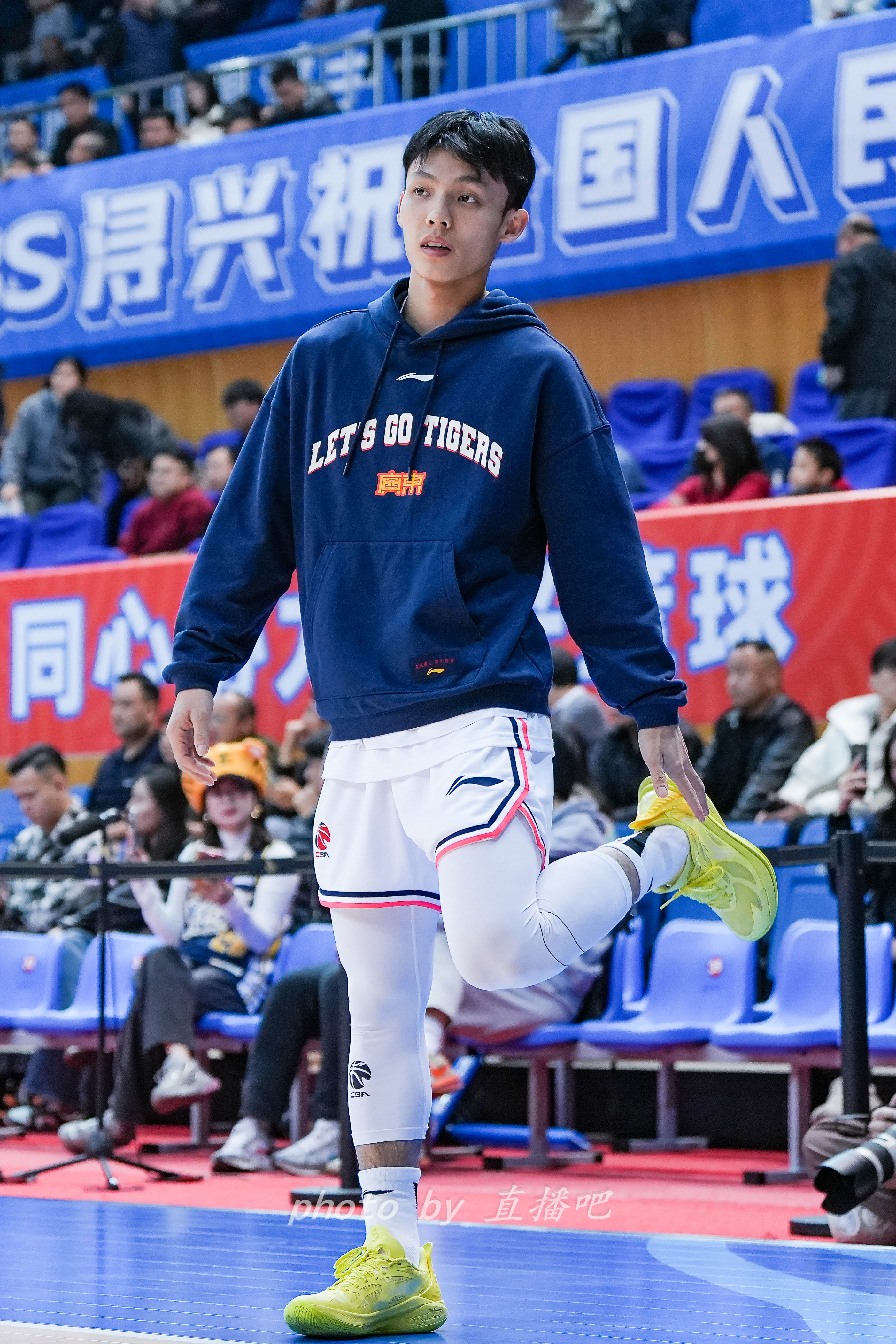 “控球中鋒”！徐杰這身體素質(zhì)有億點東西