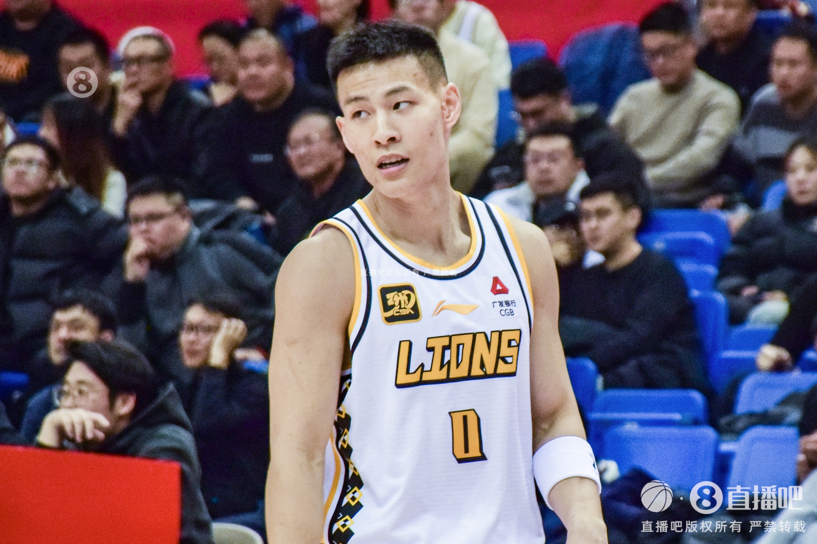 毫無狀態(tài)！林秉圣11投僅1中拿到3分3斷 出現(xiàn)2失誤4犯規(guī)