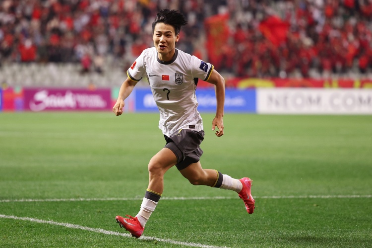 媒體人：朱鵬宇、毛偉杰踢中甲時我就夸了，中國足球需偶像球星