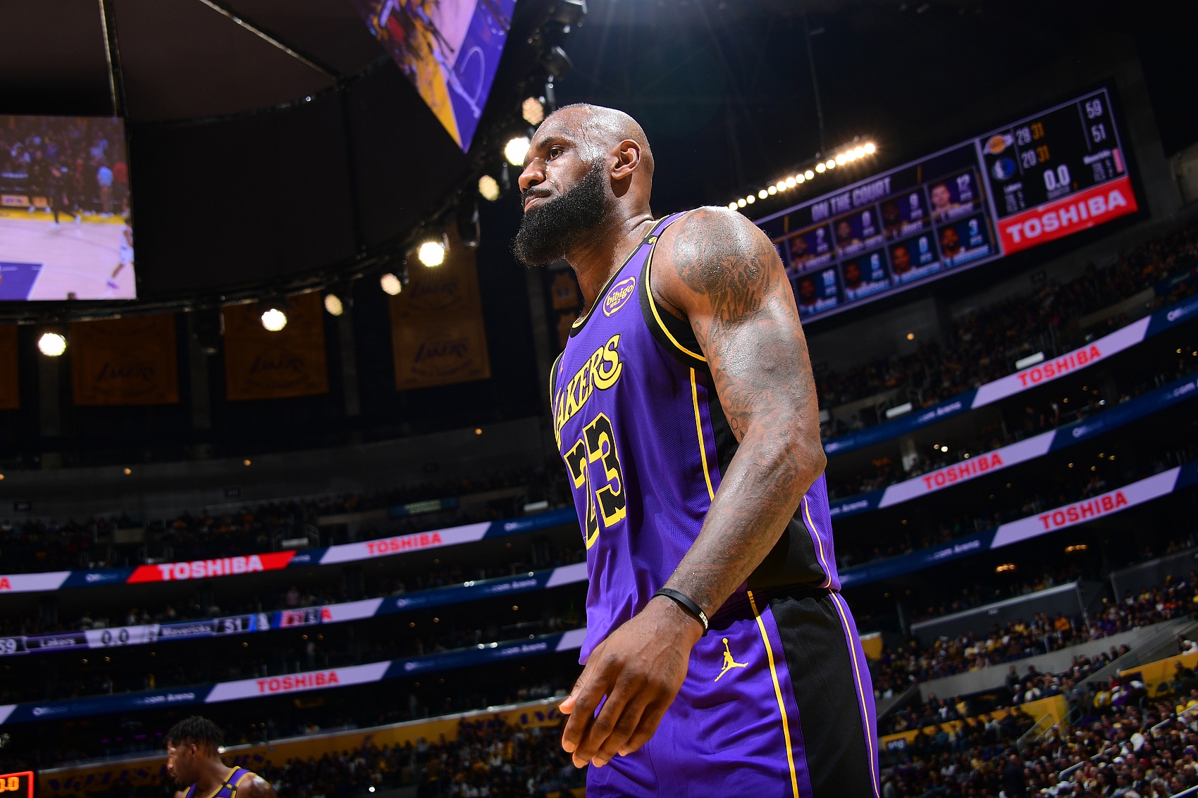 40歲零61天！整個2月詹姆斯場均29.3分 成NBA單月場均25+最老球員